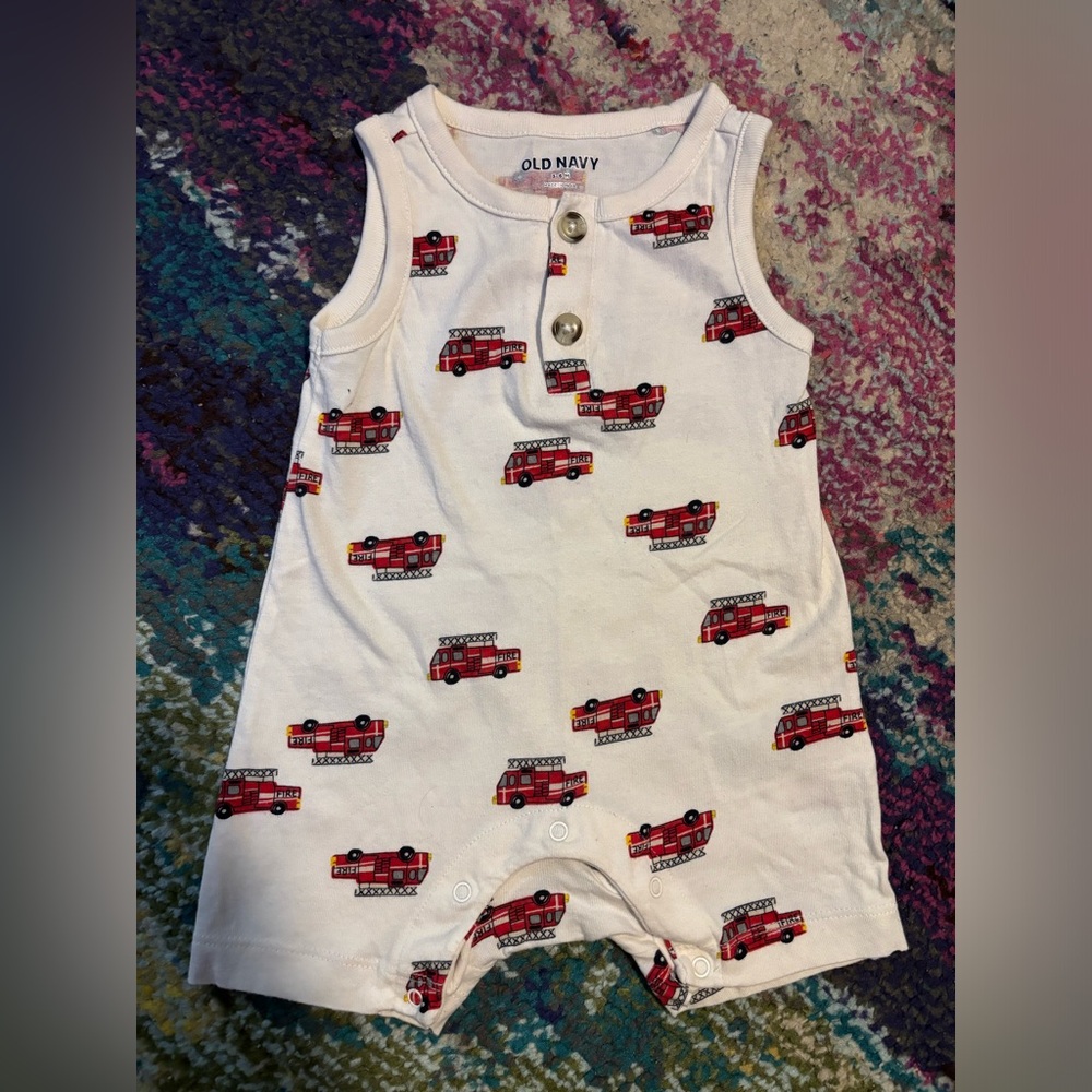 ⭐️5/$25 White Firetruck Romper 🚒